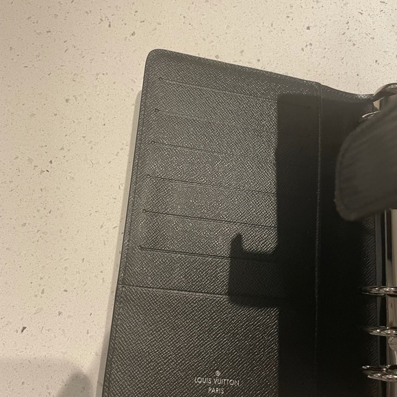 Louis Vuitton Agenda MM in Epi Leather Black - Picture 13 of 16
